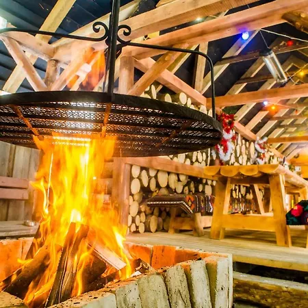 Galushko Inn *